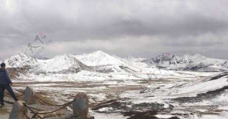 西藏小江南雪景图片