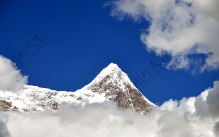 南迦巴瓦峰图片