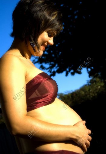 孕妇高清写真图片