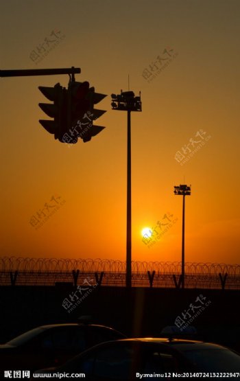 机场夕阳图片