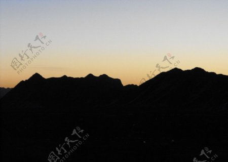 远山的晚霞图片