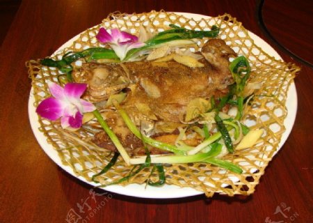 竹香烤鲈鱼图片