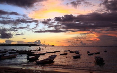 印尼蓝梦岛上的夕阳图片