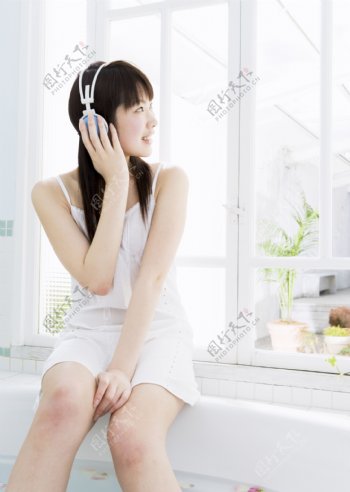 浴室听音乐图片