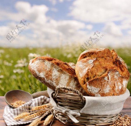 粗粮面包图片