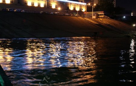 江水夜景图片