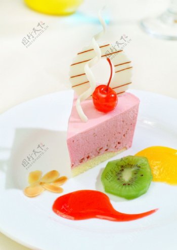 布丁蛋糕水果图片