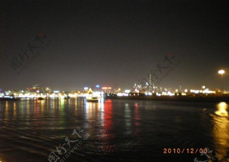 迪拜湾夜景图片
