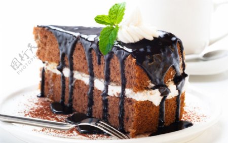 巧克力奶油夹层蛋糕图片
