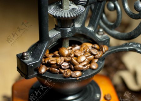 咖啡豆研磨器特写图片