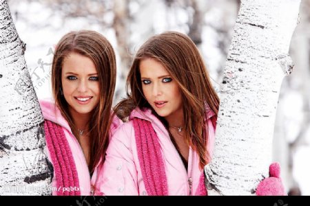 漂亮的双胞胎姐妹图片