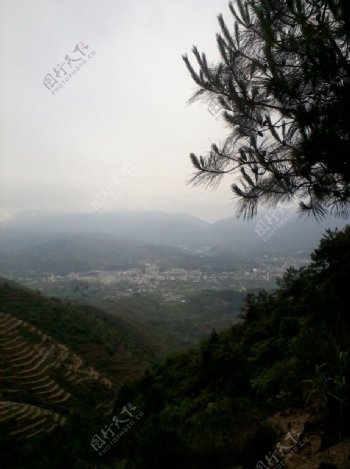 阴天的潮州凤凰山图片