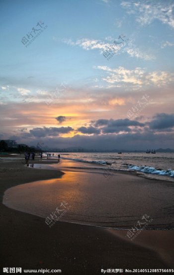 海滩黎明图片