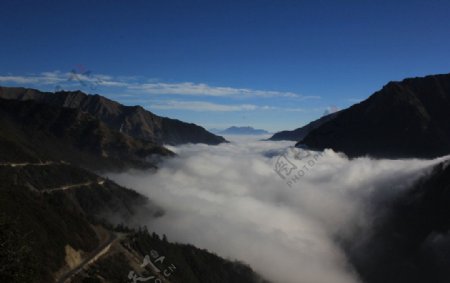 巴朗山云海图片