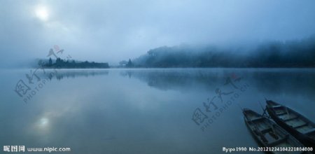 醉仙湖雾景图片