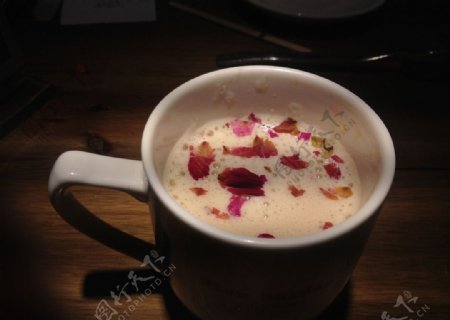玫瑰奶茶图片