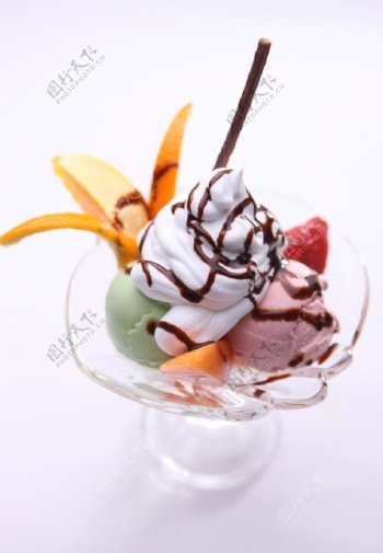 冰淇淋三色球图片