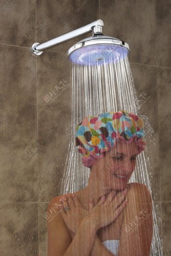 美女淋浴图图片