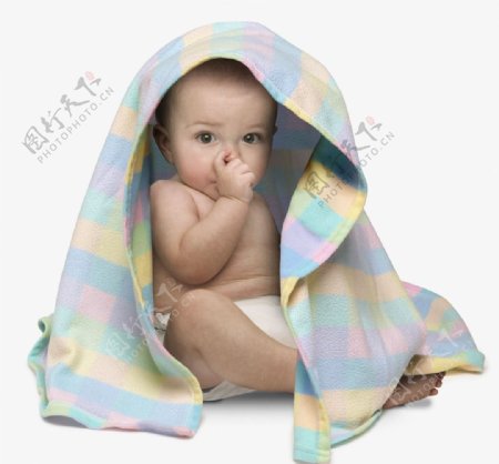 浴巾包着的宝宝婴儿图片
