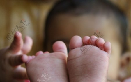 数脚指头的宝宝图片