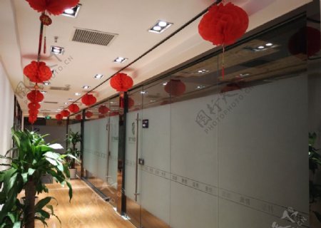 办公区过年装饰走廊