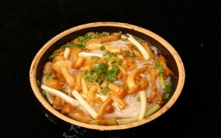 野山珍炖米线蒸菜热