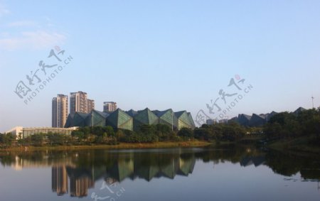 深圳龙岗区大运体育馆水晶之城