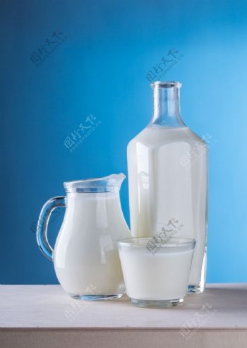 扎杯鲜奶牛奶鲜奶乳制品