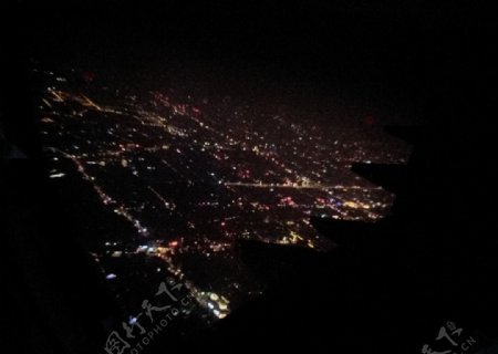 飞机上的夜晚城市