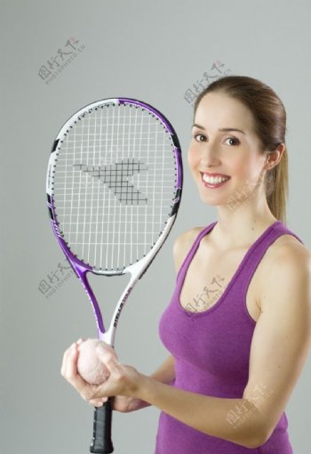 打网球的女运动员