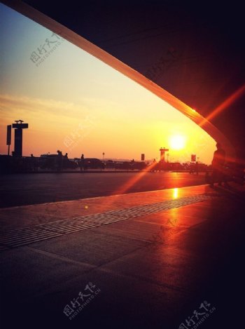 北京机场夕阳