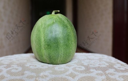 绿纹路甜瓜