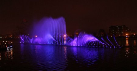 紫色喷泉