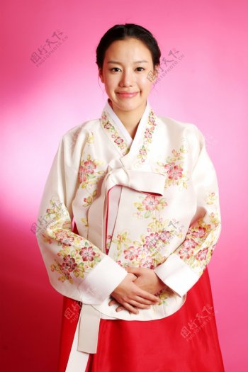 朝鲜服饰美女图片