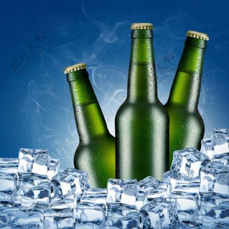 冰块与啤酒图片