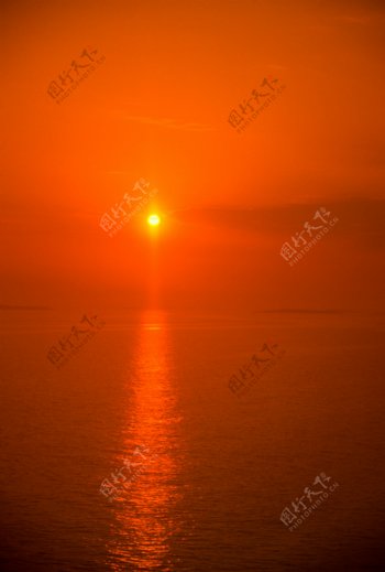 黄昏时的大海风景图片
