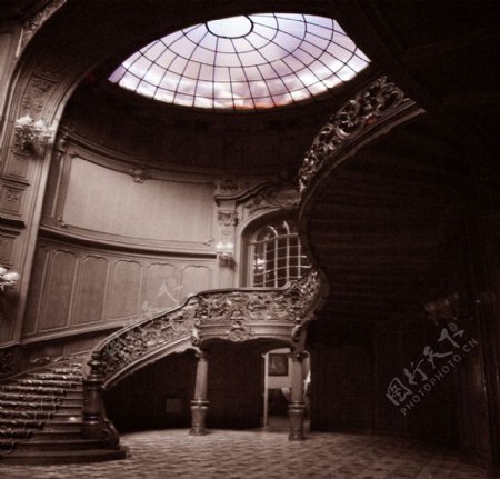 欧式室内旋转楼梯影楼摄影背景图片