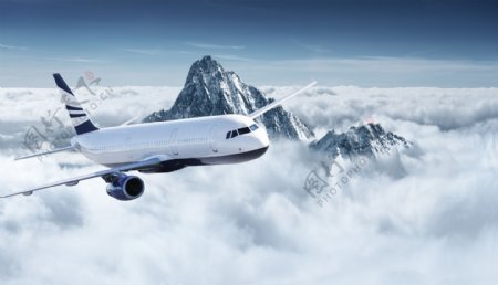 云层上的飞机图片