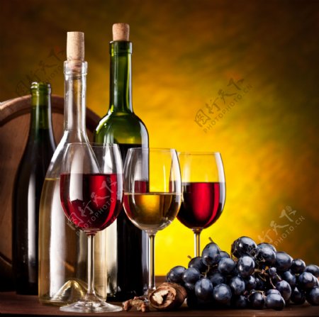 葡萄酒与葡萄特写图片