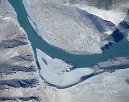 河面冰冻景观图片