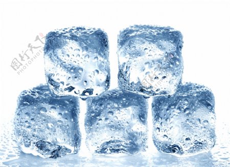 化水的冰块图片