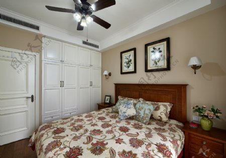 小清新卧室大床背景墙设计图