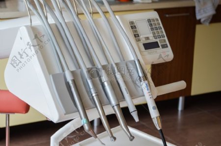 牙医工作需要的设备
