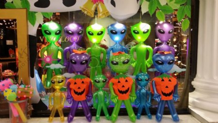 超市里售卖的外星人模型