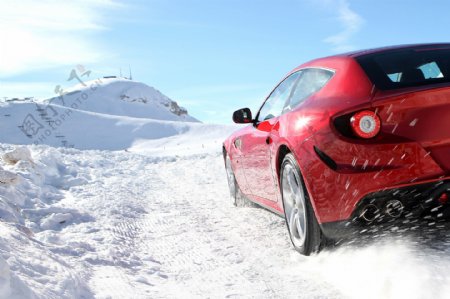 汽车与雪景图片
