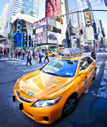 城市里的出租车图片