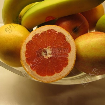 鲜橙色多汁水果