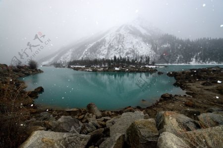 西藏然乌湖风景