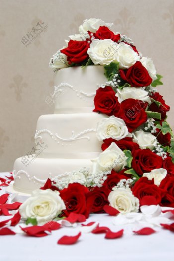 浪漫婚礼玫瑰花蛋糕图片
