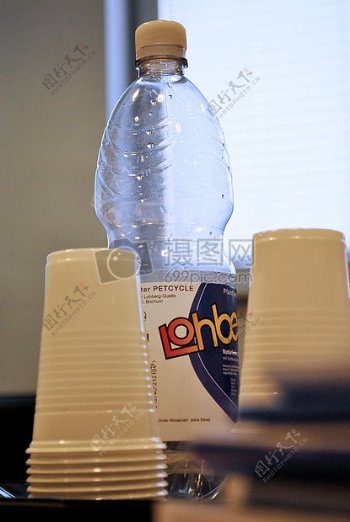 瓶水